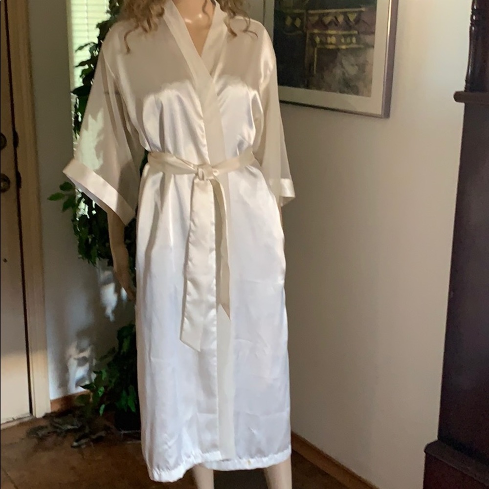 Robe off white NEW  3/4” slv 2 side pockets calf length